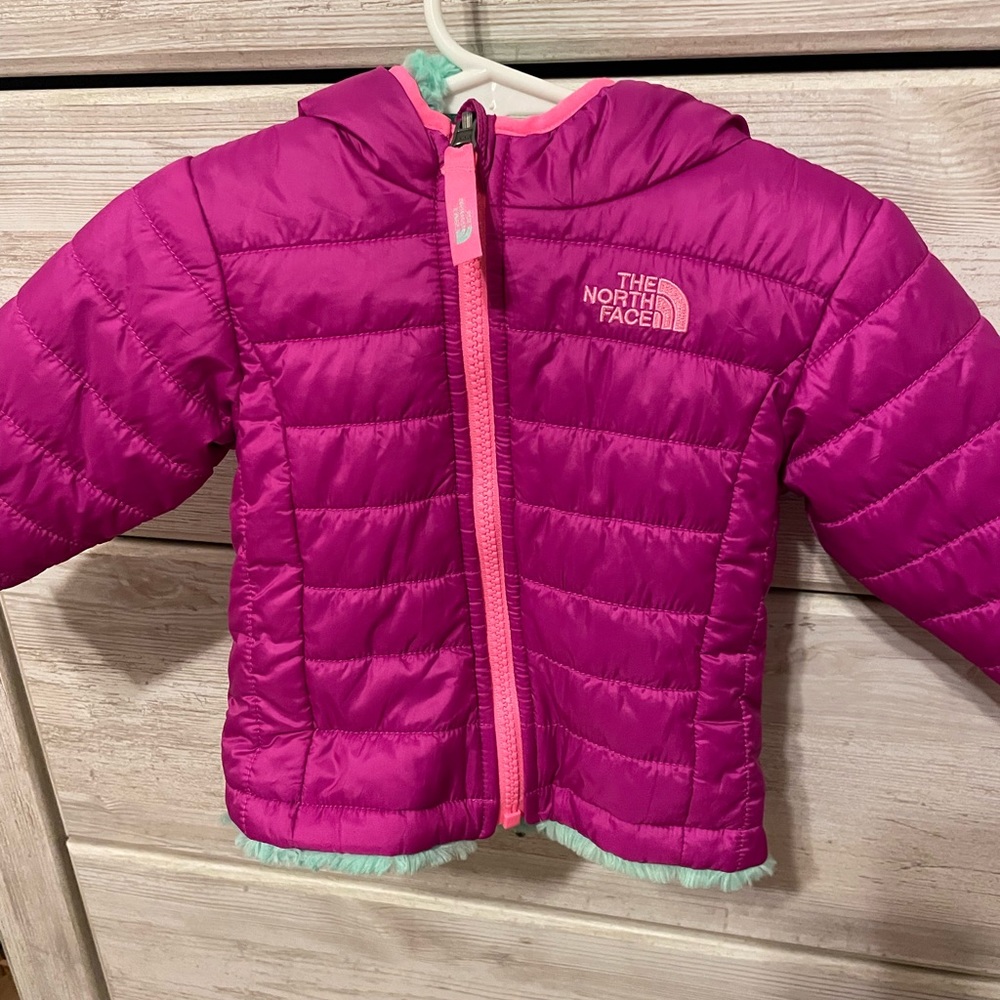 Infant north face reversible winter jacket sz 12-18 mths.